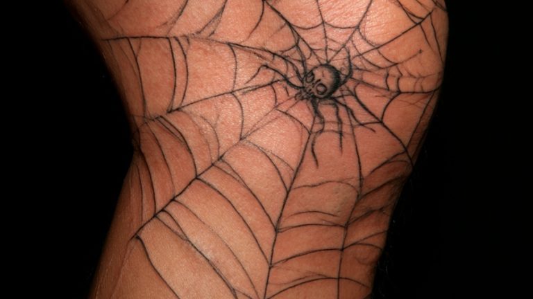 7 Striking Knee Framing Tattoos That Demand Attention